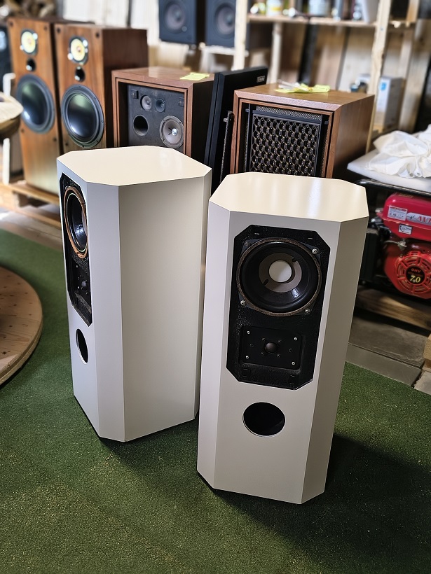 Technicien audio Réparation Hifi bois peinture
