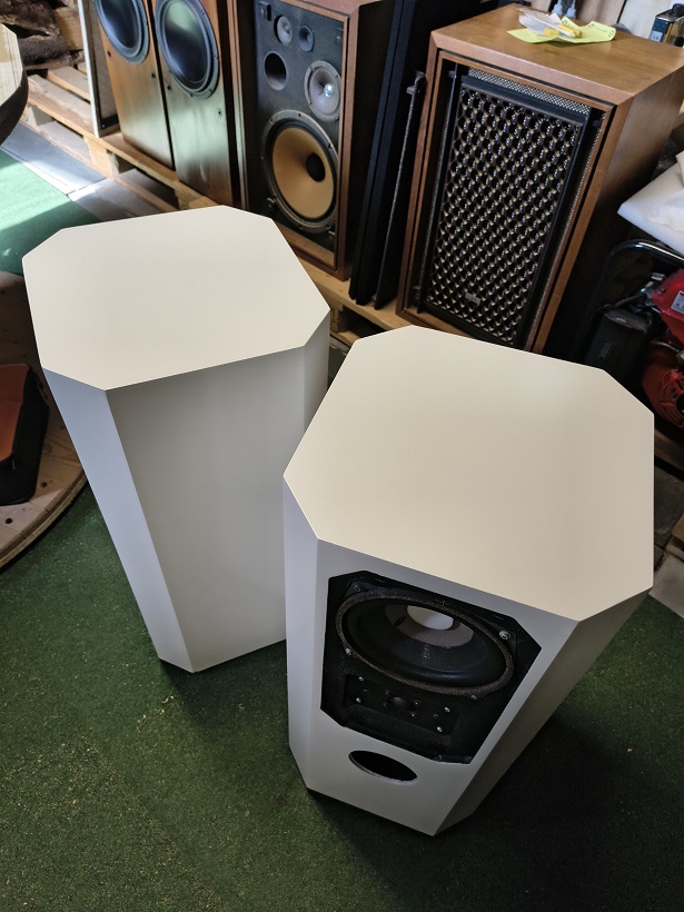 Technicien audio Réparation Hifi bois peinture