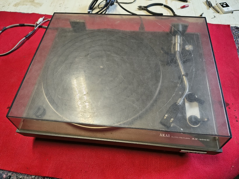 Lustrage capot platine vinyle MP Menard Perf’ Audio